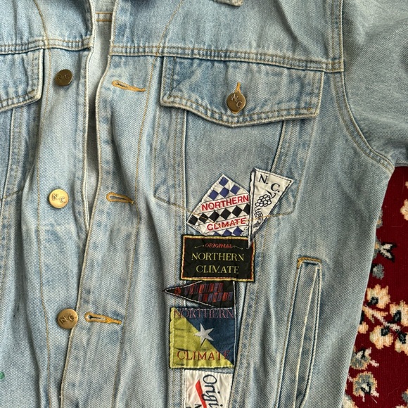 Vintage Lightwash Jean Jacket Men’s Medium Patches Northern Climate Denim Coat - Picture 7 of 8